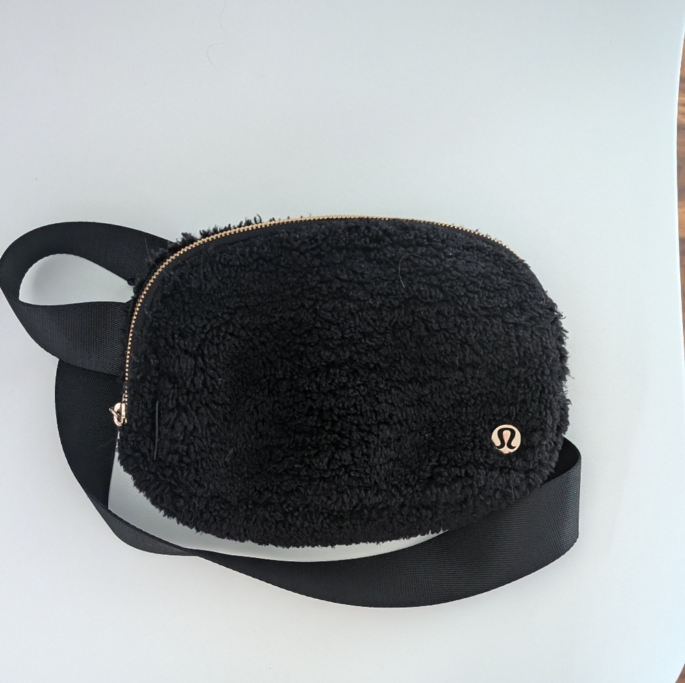 Lululemon fleece belt bag